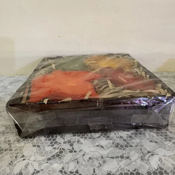 NWOT!! Illumination Autum Leaf Floating Candles in Basket Tray Set of 4 - Picture 3 of 8